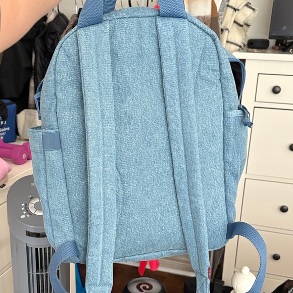 LEVI'S® L-PACK ROUND BACKPACK - Picture 9 of 11